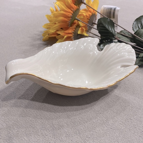 Vintage Lenox Dove Bird Candy Dish Cute Off White Open Ivory Bowl With Gold Trim - Picture 1 of 9